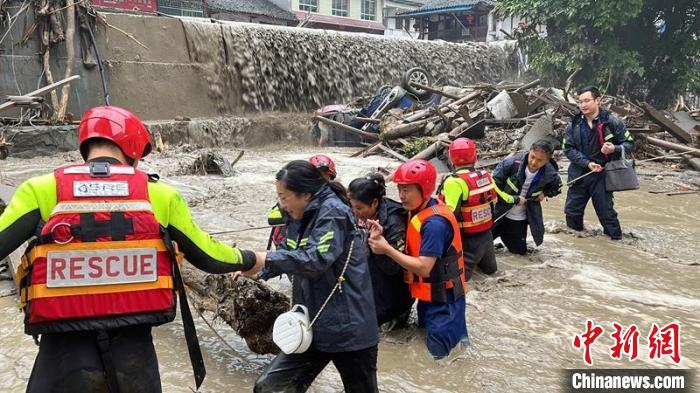 四川新一輪強(qiáng)降雨6.8萬(wàn)余人緊急避險(xiǎn)轉(zhuǎn)移